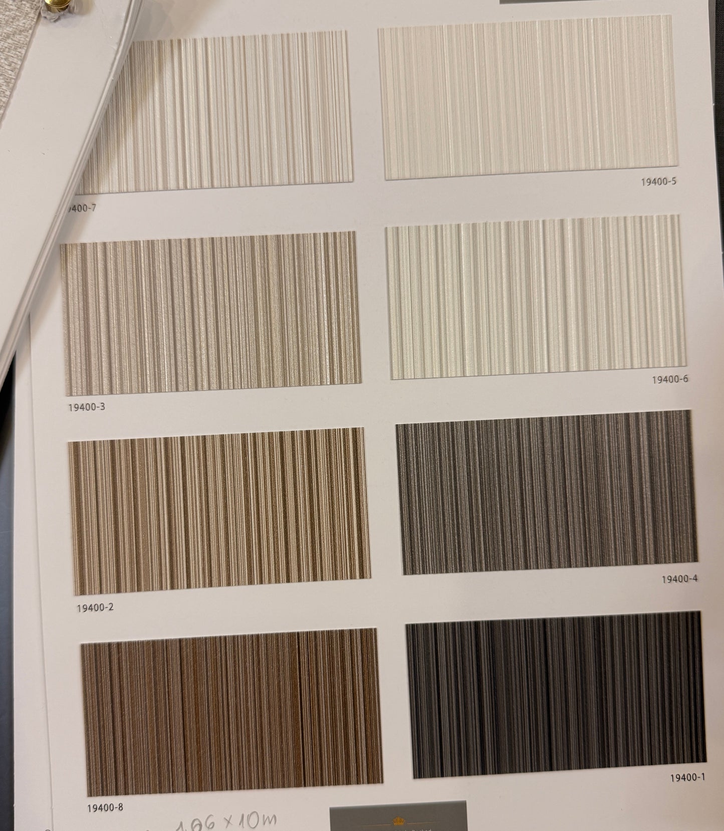 tapeta obiektowa prążki - szer 106 cm