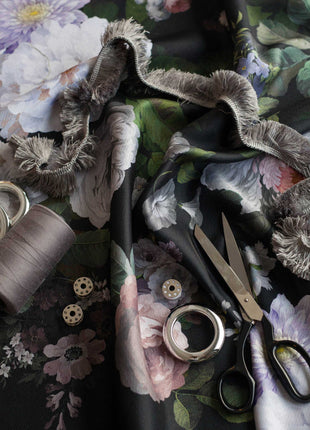 Decorative curtain with print