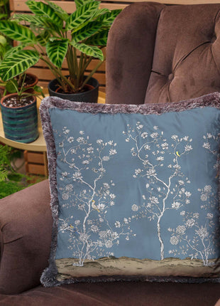 Decorative pillow with a floral motif