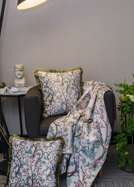 Poduszka dekoracyjna motyw kwitnącego drzewa