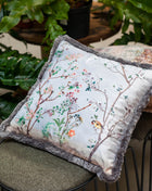 Poduszka dekoracyjna motyw kwitnącego drzewa